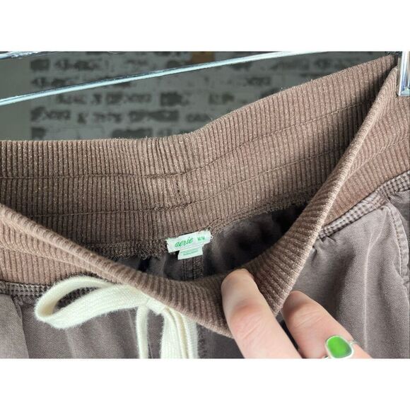 Aerie | women brown cargo jogger pants - Picture 2 of 9
